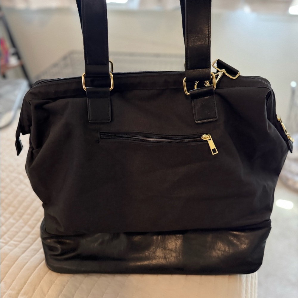 Black weekender with shoe compartment